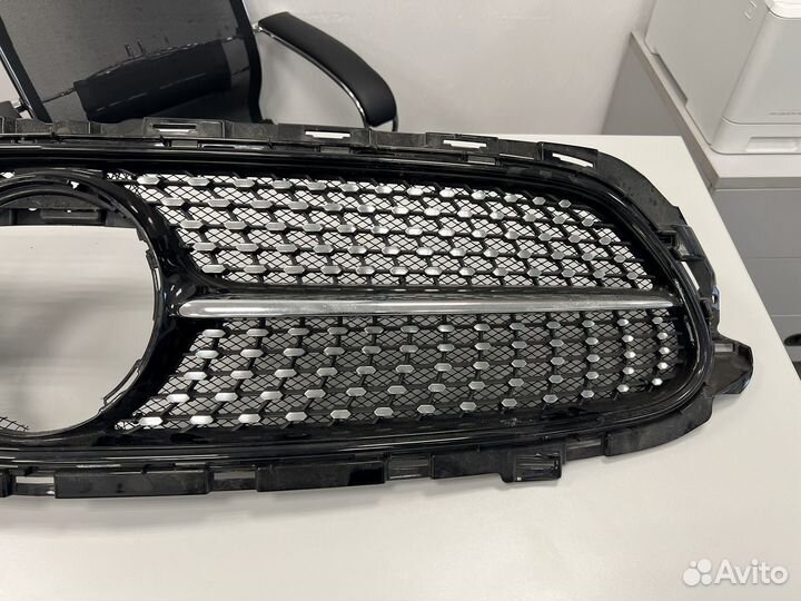 Решетка радиатора Mercedes W213 (A213 880 3506)