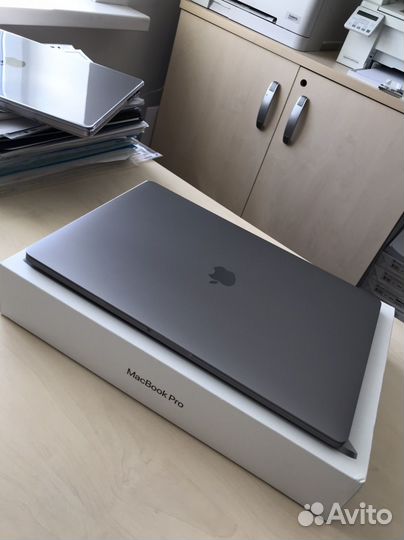 Macbook pro 16 2019 i9 1TB Space Gray