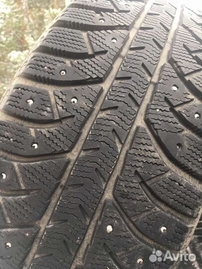 Bridgestone Ice Cruiser 7000 215/60 R17 100T