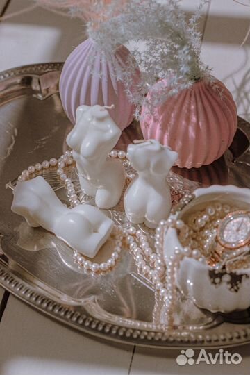 Интерьерная свеча Женский торс 9 см ручной работы