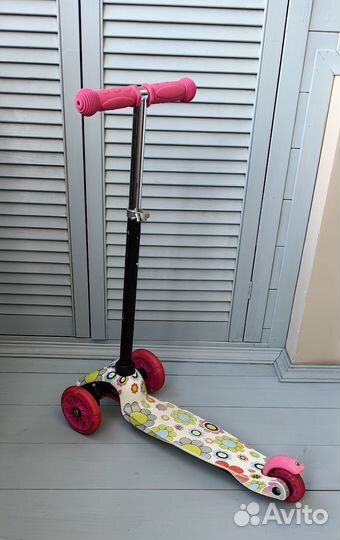 Самокат детский трехколесный со светящ. колесами