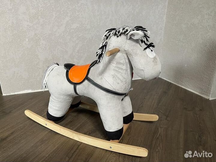 Лошадка качалка музыкальная