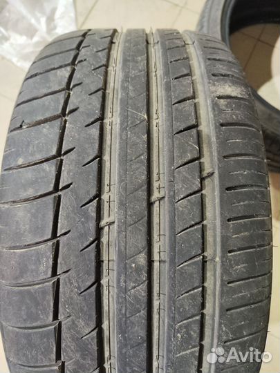 Triangle Sports TH201 255/35 R19