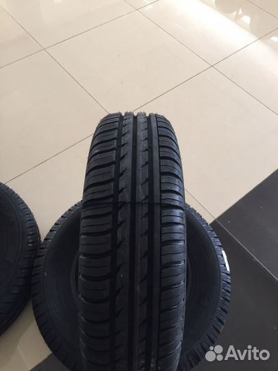 Dunlop Axiom Plus 175/70 R13 100ZR