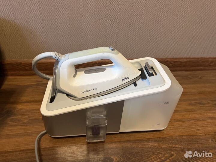 Утюг с парогенератором Braun CareStyle 7 Pro