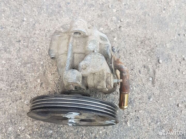 Насос гура Mitsubishi Chariot 2.0 АКПП