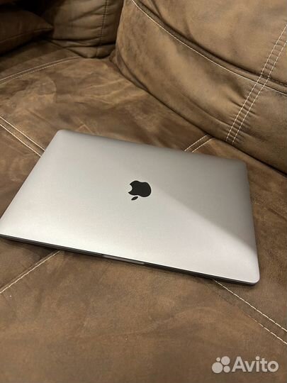 Macbook pro 13 2020 i5 1tb