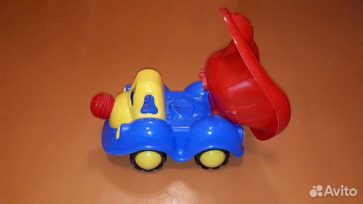 Машинка-самосвал