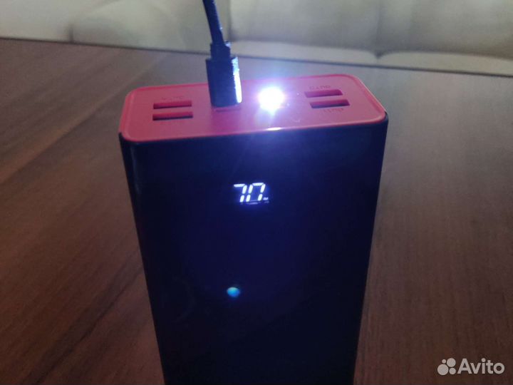 Внешний аккумулятор 30000 mAч 4 USB порта новый