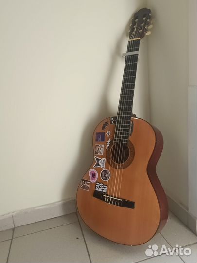 Классическая гитара шестиструнная
