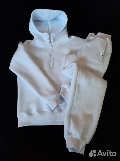 Спортивный костюм женский