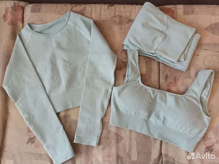 Спортивный костюм женский новый 46