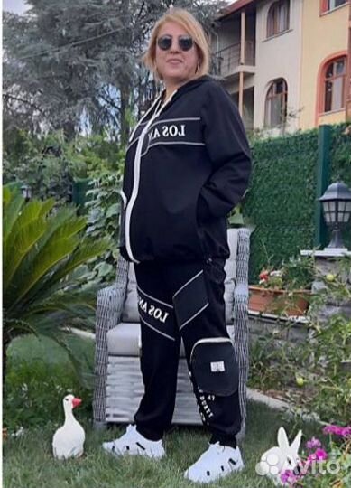 Для пышных дам спорт костюм