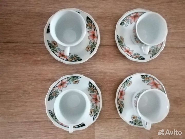 Кофейные кружки с блюдцами. 4 кружки 4 блюдца. Нас