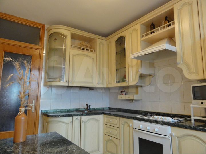 4-к. квартира, 90 м², 4/5 эт.