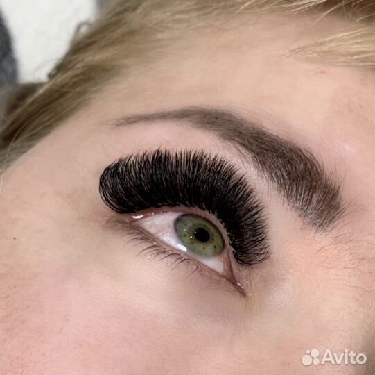 Объёмное наращивание ресниц