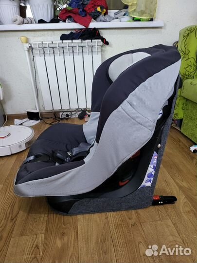 Детское автокресло 9-18 Chicco Artsana Isofix