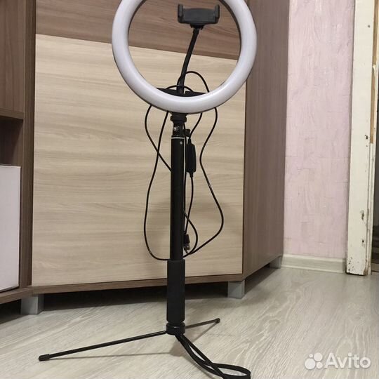 Кольцевая лампа со штативом