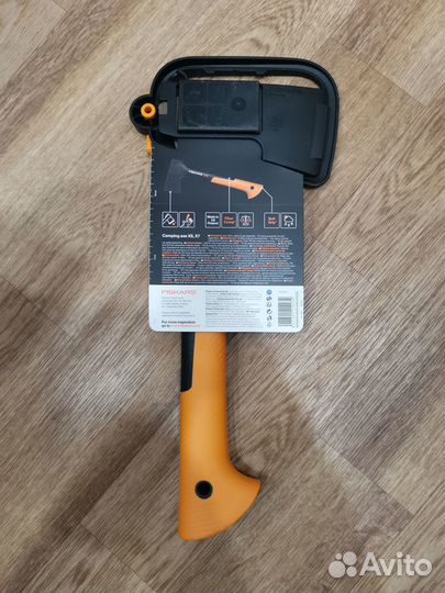 Топор fiskars x7