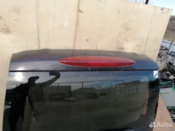 Дверь багажника Nissan Serena C26