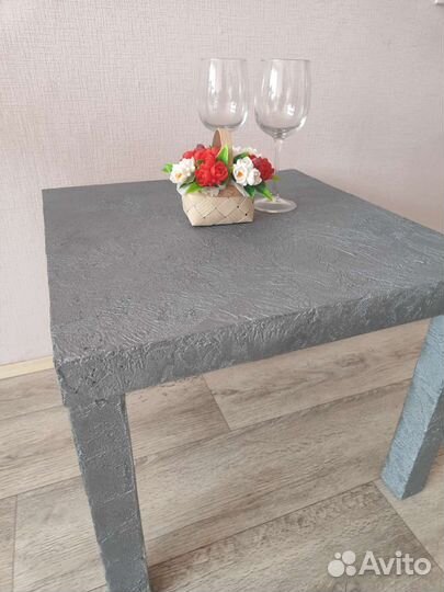 Декоративный столик