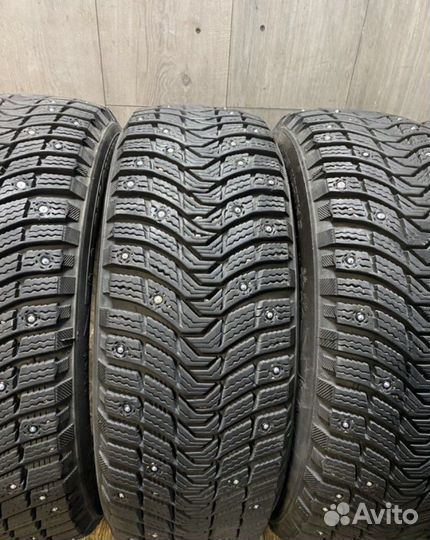 Michelin X-Ice North 3 215/60 R17