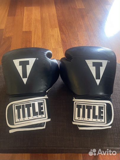 Боксерские перчатки Title