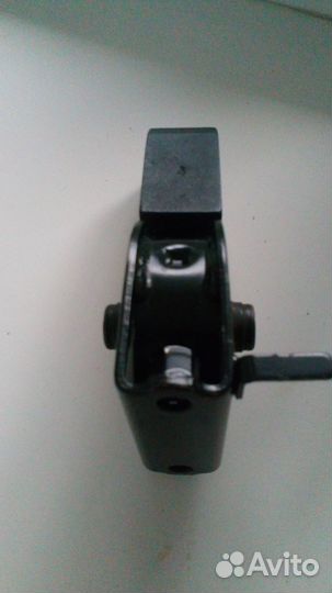 Опора двигателя toyota avensis