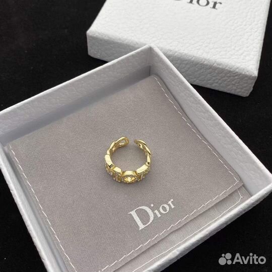 Золотое кольцо Dior
