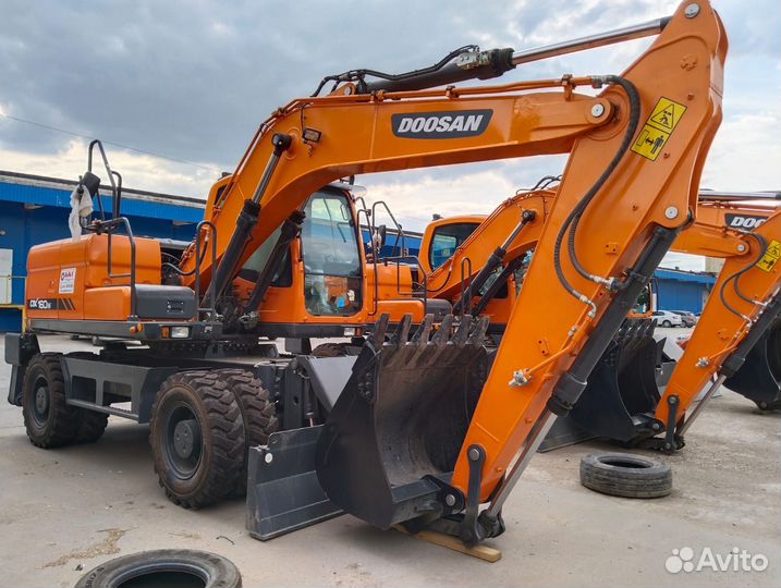 Колёсный экскаватор DOOSAN DX190W, 2023
