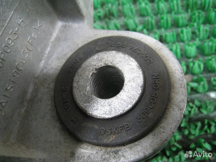 Кронштейн опоры кпп Ford Focus 3 (CB8) 2013