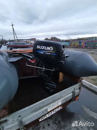 Лодка с мотором