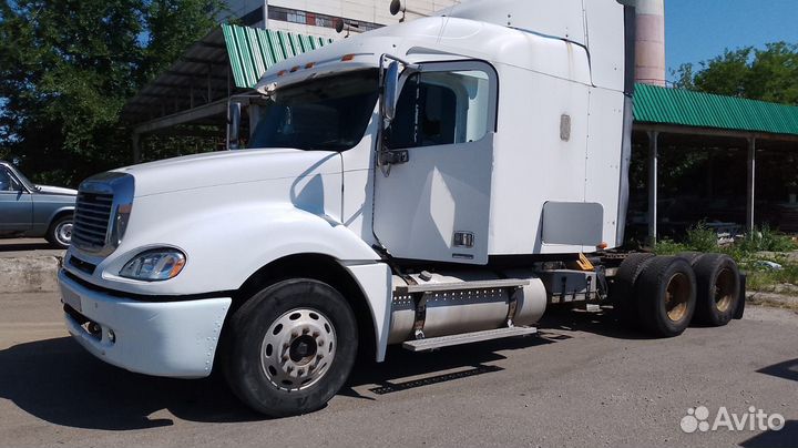 Freightliner Columbia, 2002