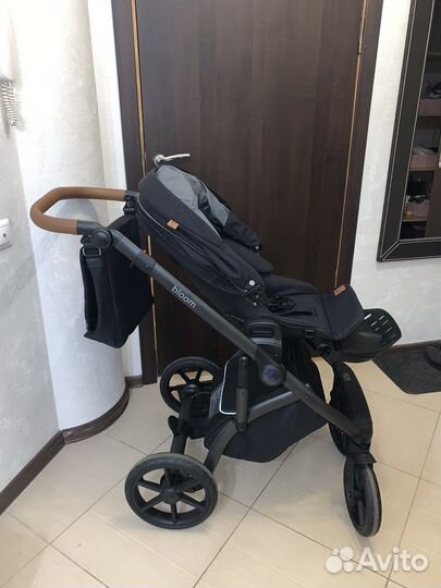 Коляска Roan Bloom