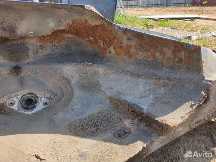 Крыло заднее левое Passat B5+ Пассат Б5+ седан