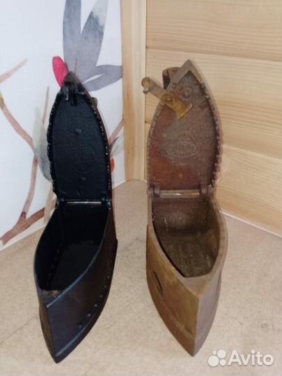 Старинный угольный утюг