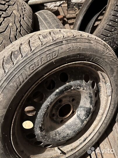 Хорошая Зимняя с шипами резина с штампами р16
