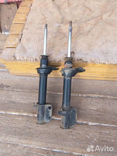 Задние стойки subaru forester sg5