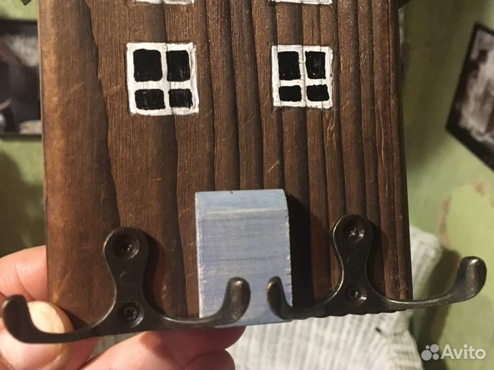 Вешалка домик