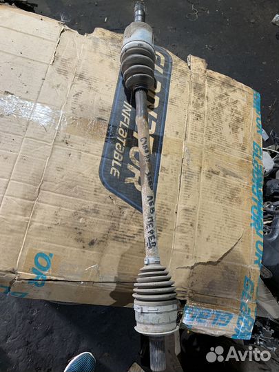 Привод в сборе передний Subaru Tribeca B9 ez30