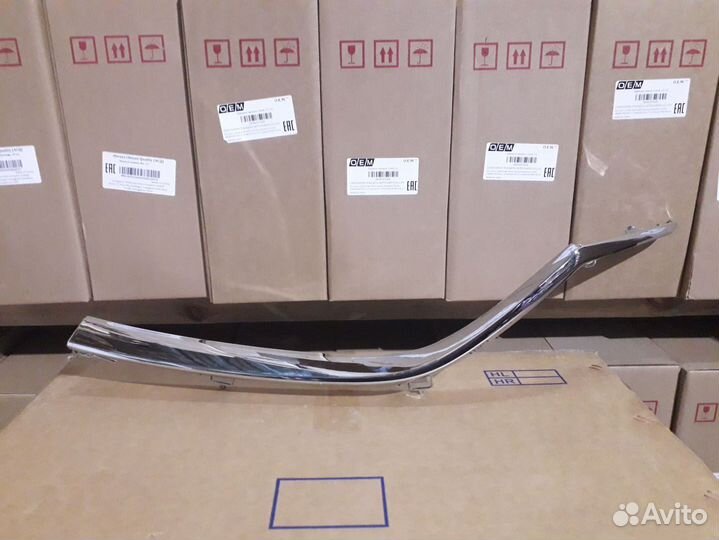 Окантовка решетки радиатора левая Mazda 6 3 GJ