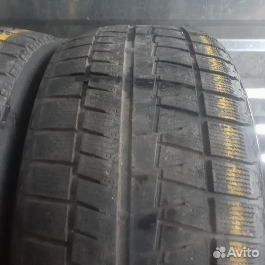 Bridgestone Blizzak Revo GZ 215/45 R17
