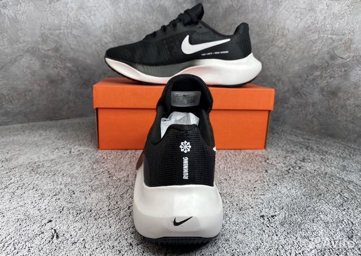 Кроссовки Nike air zoom беговые