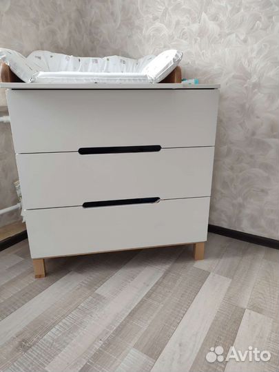 Кровать с балдахином и пеленальный комод