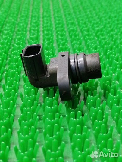 Датчик положения коленвала Mazda Verisa DC5W