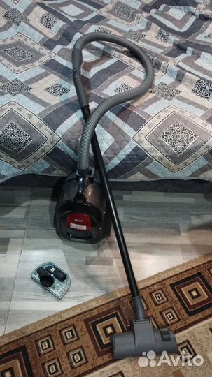 Пылесос LG 2000W