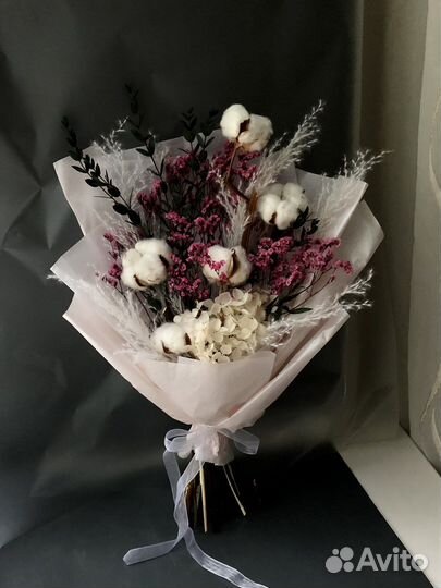 Букет из сухоцветов с ветками хлопка