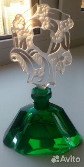 Антикварный парфюмерный флакон