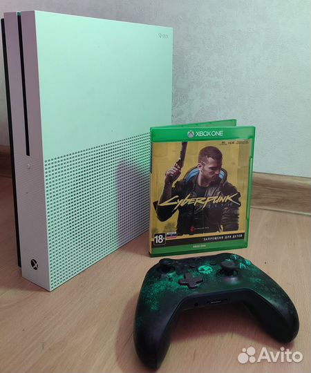 Xbox One S 500 gb + Cyberpunk 2077