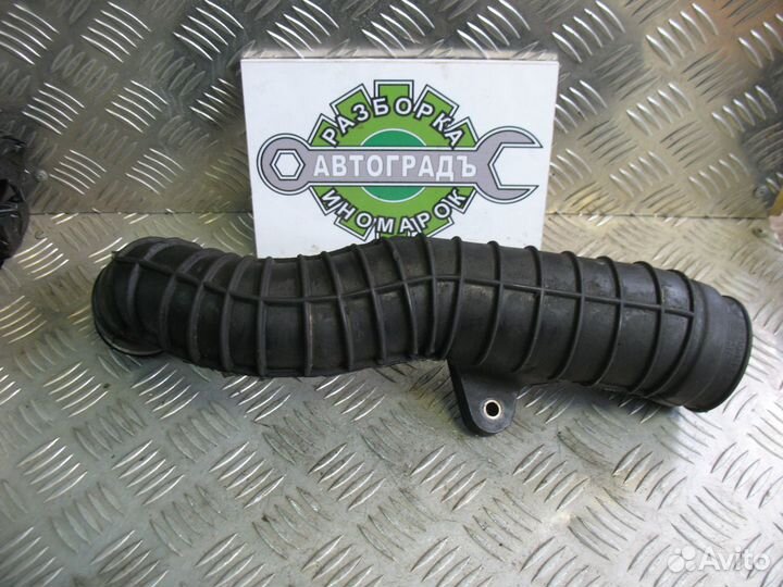 Патрубок воздушного фильтра Mercedes Vito W638